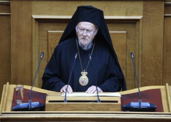 Βαρθολομαίος στη Βουλή: «Ανάγκη συναίνεσης γύρω από κοινές θεμελιώδεις αξίες» – Τι είπε για Realpolitik και Διεθνές Δίκαιο