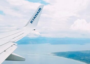 Νέα μετωπική σύγκρουση Ryanair-Fraport για τα τέλη: «Η Fraport λειτουργεί σαν μονοπώλιο»
