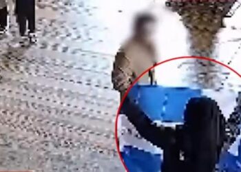 Επιστρέφουν μετά την καταδίκη οι δύο Έλληνες που άνοιξαν σημαία στην Αγία Σοφία