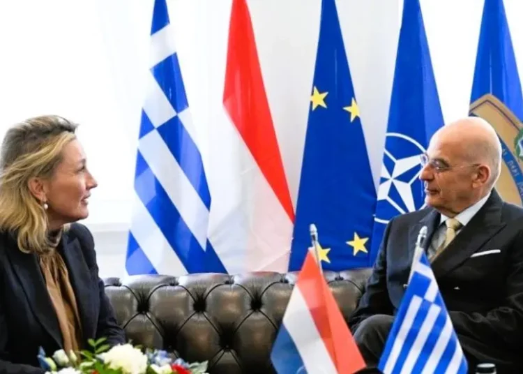 Αθήνα και Όσλο ενισχύουν δεσμούς στο ΝΑΤΟ – Το παρασκήνιο της συνάντησης Δένδια