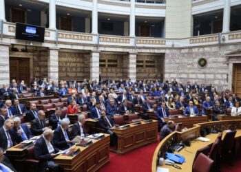 ΚΟ ΝΔ: Ενότητα και «επιτελικό κράτος» στο επίκεντρο – Παρεμβάσεις για αυτοδυναμία και συνταγματική αναθεώρηση