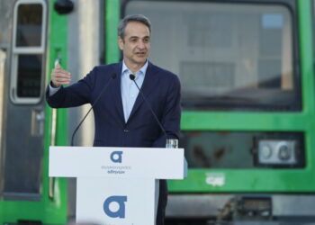 Μητσοτάκης: Νέες συμβάσεις σε ΣΤΑΣΥ και ΟΑΣΑ – Στόχος 1.700 λεωφορεία
