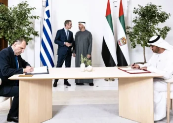 Η Αθήνα «κλειδώνει» τον στρατηγικό άξονα με τα ΗΑΕ σε μια εκρηκτική γεωπολιτική συγκυρία