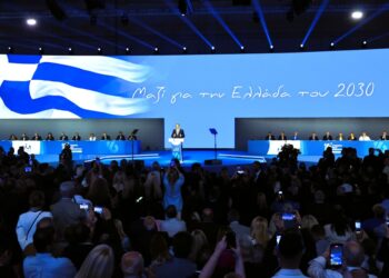 Μητσοτάκης: «Τρίτη τετραετία ή επιστροφή τρεις τετραετίες πίσω»