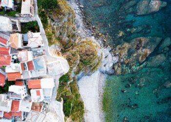 Σκόπελος: Το «νησί του Mamma Mia» σαρώνει διεθνώς – Στην κορυφή των κινηματογραφικών προορισμών