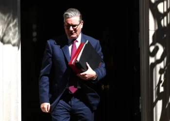 Στάρμερ υπό πολιορκία: Βουλευτές των Εργατικών ζητούν αλλαγή ηγεσίας μετά την εκλογική κατάρρευση
