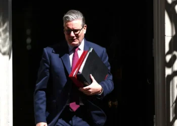 Στάρμερ υπό πολιορκία: Βουλευτές των Εργατικών ζητούν αλλαγή ηγεσίας μετά την εκλογική κατάρρευση