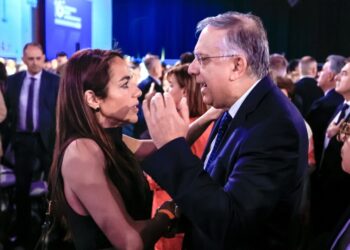 Συνέδριο ΝΔ: Δείπνα, στρατόπεδα και ισορροπίες εξουσίας πίσω από τις κάμερες