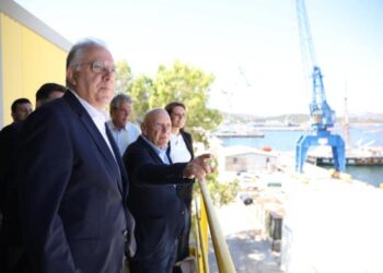 Ναυπηγεία Σκαραμαγκά – Θεοδωρικάκος: «Εθνικό στοίχημα η ναυπηγική βιομηχανία για την παραγωγική Ελλάδα»