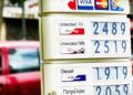 Το ισχυρό ευρώ κρατά την τιμή της βενζίνης κοντά στα €2, ενώ τον Ιούνιο του 2022 «άγγιζε» τα €2,5 το λίτρο