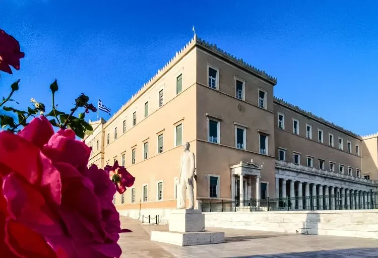 Στη Βουλή ο νέος Κώδικας Χωροταξίας-Πολεοδομίας: Τέλος στο πολυδαίδαλο θεσμικό πλαίσιο