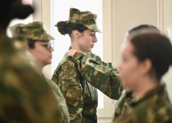 Παρουσιάστηκαν οι πρώτες εθελόντριες στον Ελληνικό Στρατό