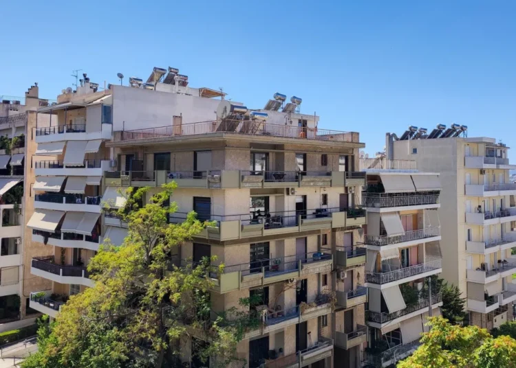 ΔΝΤ: Οι τιμές κατοικιών στην Ελλάδα αυξήθηκαν 85% σε μία δεκαετία