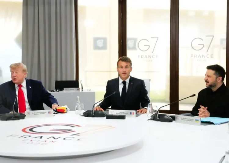 G7: Στο Εβιάν ο Ζελένσκι με στόχο νέα στήριξη από τις ΗΠΑ