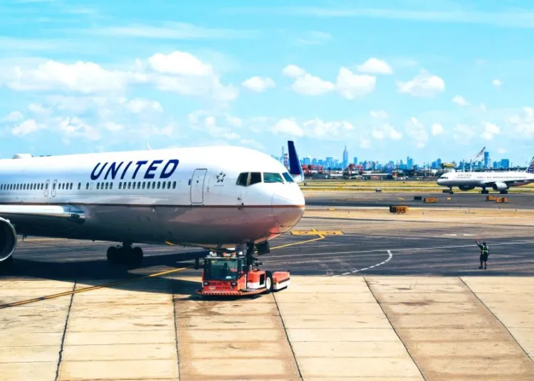 United Airlines: Η «χρυσή» 10ετία της γραμμής Αθήνα-Νέα Υόρκη και το οικονομικό αποτύπωμα στην Ελλάδα