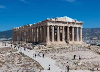 Συμπληρώθηκε το δυτικό αέτωμα του Παρθενώνα μετά από 220 χρόνια – Απομακρύνθηκαν οι σκαλωσιές