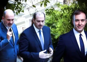 Ανασχηματισμός με άρωμα νέας γενιάς: Oι πολιτικές ισορροπίες πίσω από τις αλλαγές Μητσοτάκη