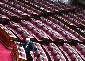 Δραγασάκης μετά την ανεξαρτητοποίηση: «Θέλω να συμβάλω στον διάλογο Αριστεράς και προοδευτικών δυνάμεων»