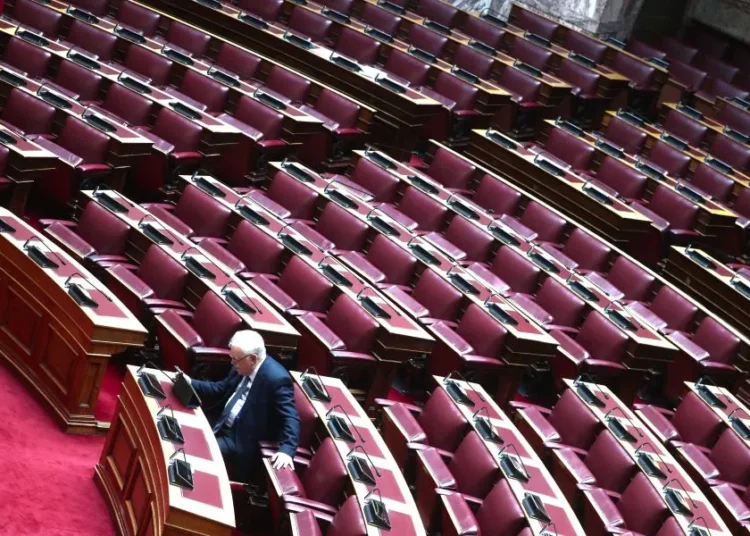 Δραγασάκης μετά την ανεξαρτητοποίηση: «Θέλω να συμβάλω στον διάλογο Αριστεράς και προοδευτικών δυνάμεων»