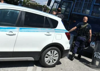 Από τα αυθαίρετα στα «γρηγορόσημα»: Πώς στήθηκε το δίκτυο διαφθοράς στις πολεοδομίες της Αττικής
