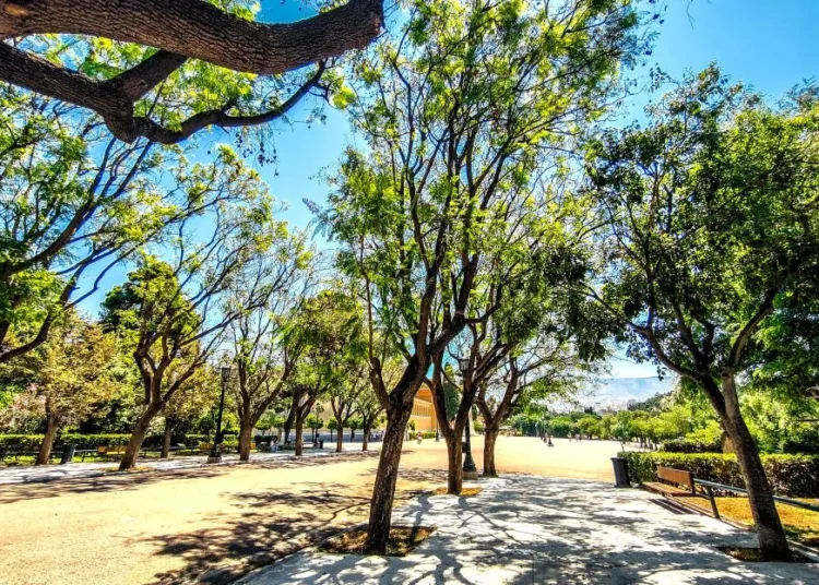 Καιρός: Έρχεται νέο κύμα ζέστης με έως 37°C – Η πρόγνωση της εβδομάδας