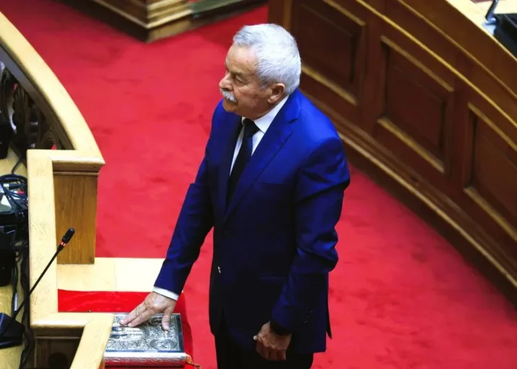 Βουλή: Ορκίστηκε βουλευτής Κορινθίας ο Κωνσταντίνος Κόλλιας μετά την απώλεια Ταγαρά