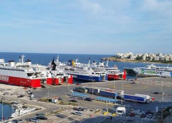 ΠΕΝΕΝ: 24ωρη απεργία στα επιβατηγά πλοία της Ραφήνας – Καταγγελίες για υπερφόρτωση και κινδύνους ασφαλείας