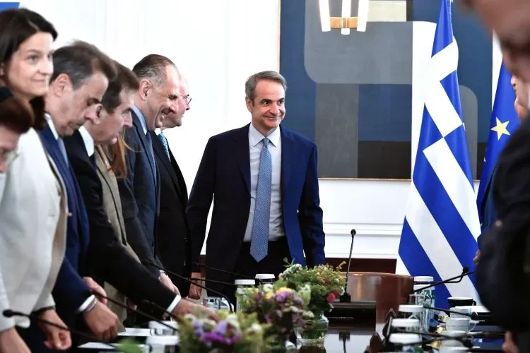 Μητσοτάκης: «Οι τιμές της βενζίνης θα μειωθούν κι άλλο» – Αιχμές για την αντιπολίτευση και τις τράπεζες