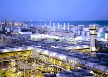 Πετρέλαιο: Η Aramco αυξάνει τις αποστολές προς Ασία και στρέφεται στις spot πωλήσεις
